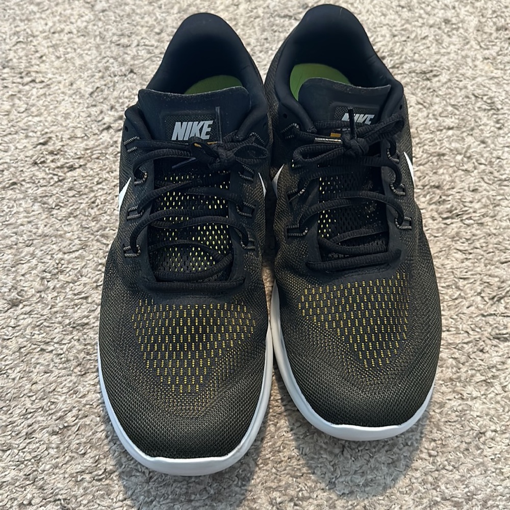 Mens 13. Nike FREE RN. 880839-008